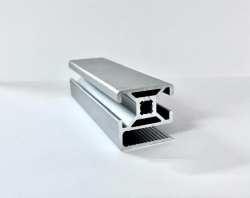 Strebenprofil 30x30mm WG40 Nut 8